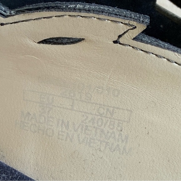 Zara Navy Pointed Laser-Cut Suede Flats - Picture 3 of 8